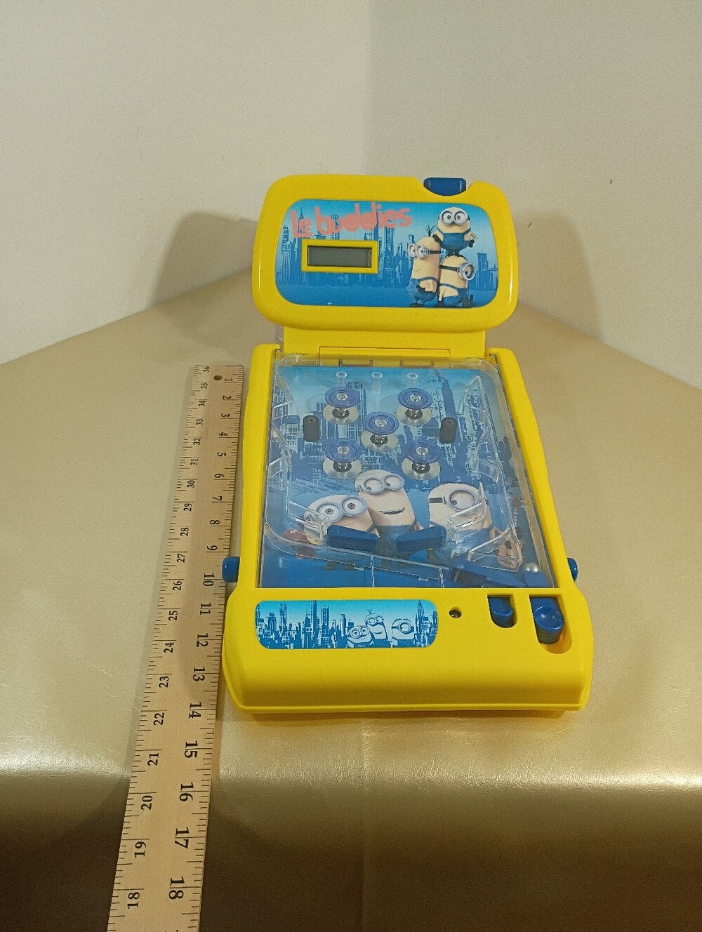 Minions Tabletop Pinball Game Yellow Le Buddies Illumination Entertainment . - Picture 3 of 8